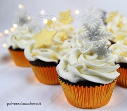 4 Dolci dolcetti natalizi cupcakes con fiocchi di neve